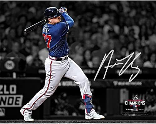 Austin Riley Atlanta Braves Autographed 11 x 14 2021 World Series Шампионската Hitting Фокус Photography - Autographed