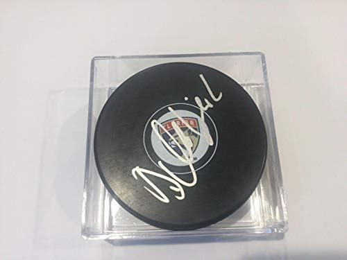 Денис Мальгин подписа хокей шайба Флорида Пантърс с автограф a - Autographed NHL Pucks