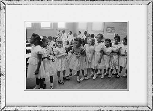 INFINITE PHOTOS Снимка: Училищна интеграция, Училище Барнарда, Вашингтон, Окръг Колумбия, през май 1955 г., е афро-американец