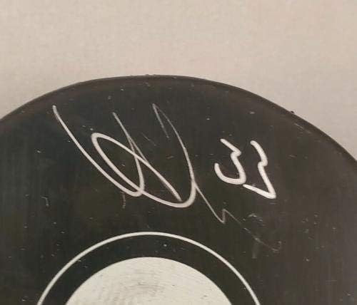 Виктор Арвидссон с автограф подписа хокей шайба Nashville Хищници PSA DNA - Autographed NHL Pucks