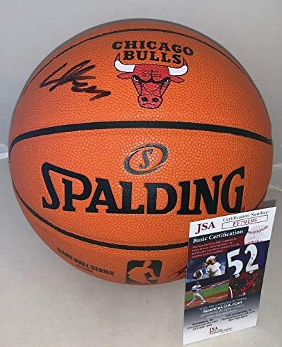 Лаури Маркканен Реплика НБА Игра на Топка с подпис на Chicago Bulls Лого Баскетбол JSA - Баскетболни Топки с Автограф