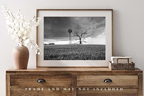 Country Photography Wall Art Print - Черно-бяла картина на Вятърна мелница и мъртво дърво на пшеничном поле с приближаване